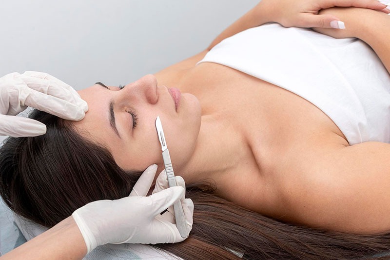 Experience Radiant Skin with Dermaplaning at Zaharum Medical Spa in Medellín Poblado